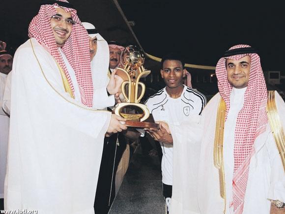 الرئيس العام يتوج الشباب بطلا لكأس فيصل