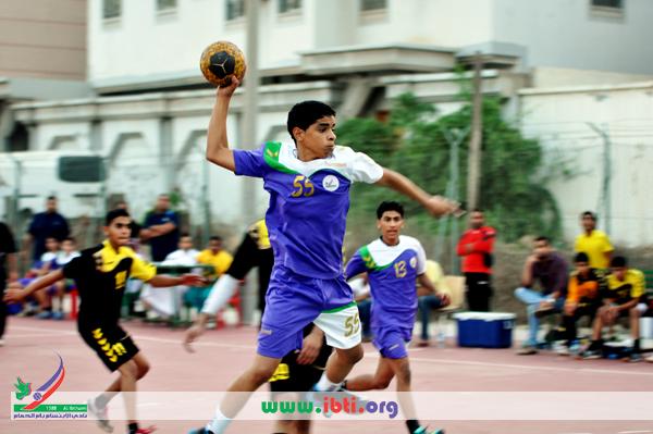 ناشئين يد الابتسام مع المحيط